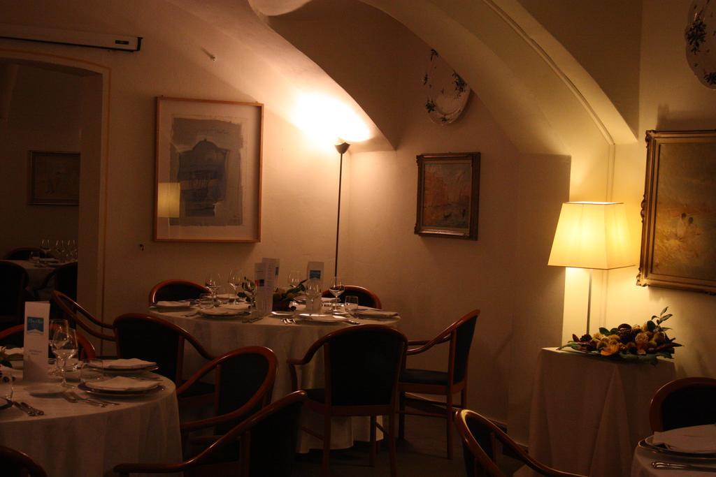 Hotel Ponte Di Rialto Crema Exterior photo