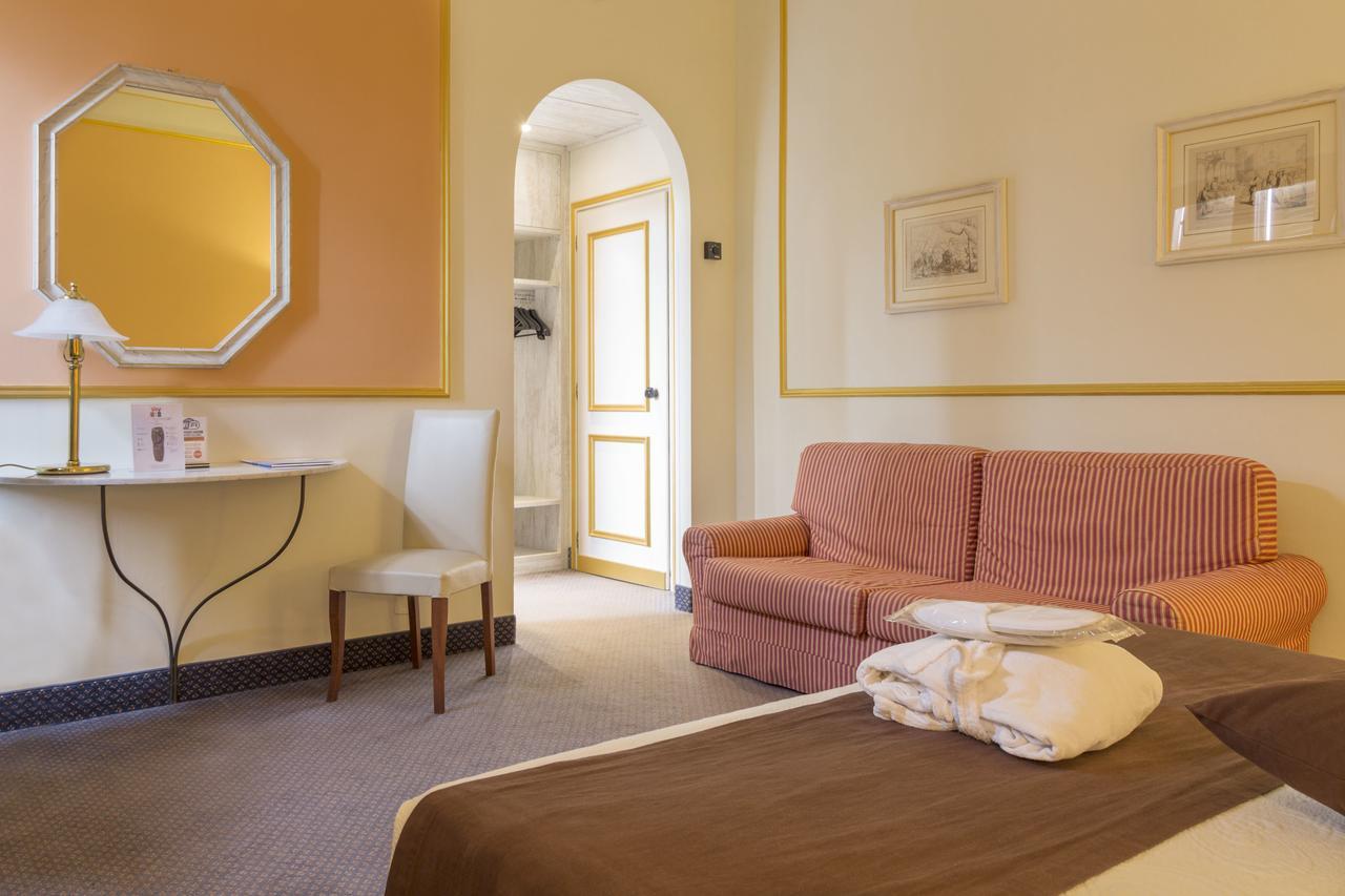 Hotel Ponte Di Rialto Crema Exterior photo