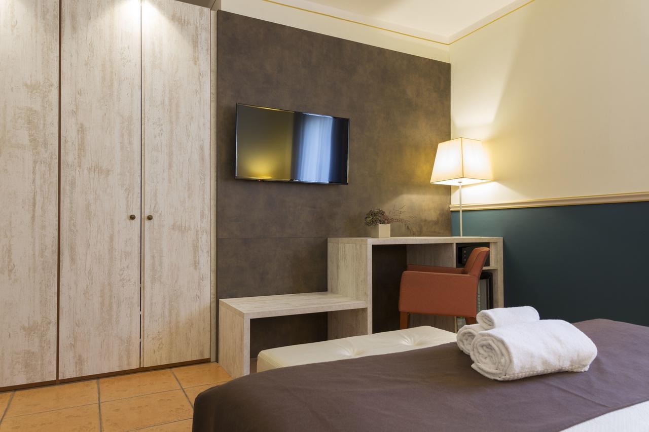 Hotel Ponte Di Rialto Crema Exterior photo