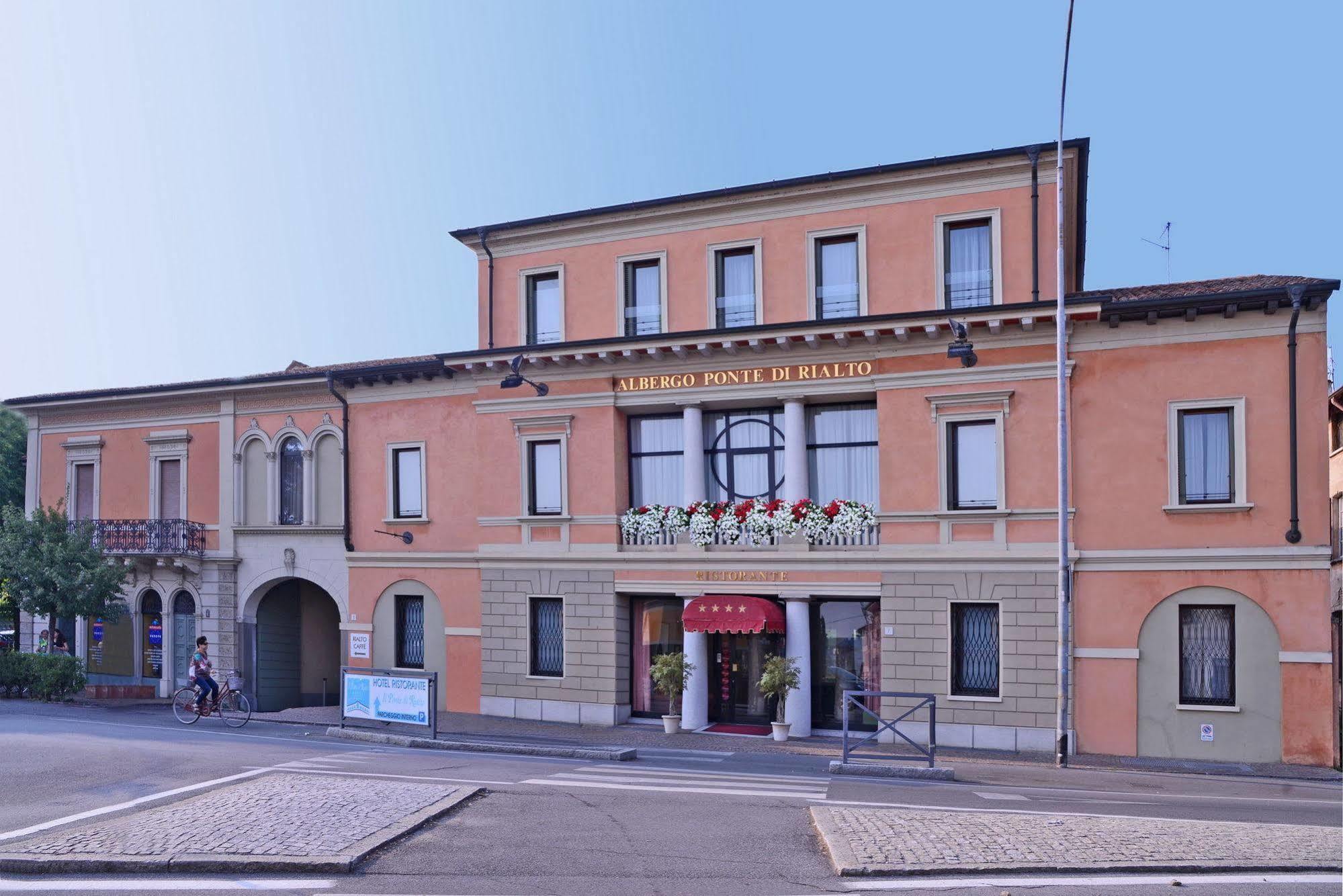 Hotel Ponte Di Rialto Crema Exterior photo